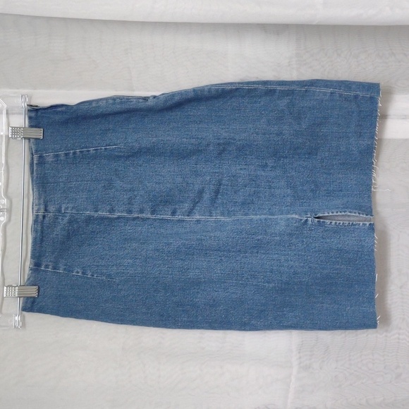 J.crew hemless jean skirt with zipper closure, size XS - Picture 3 of 9